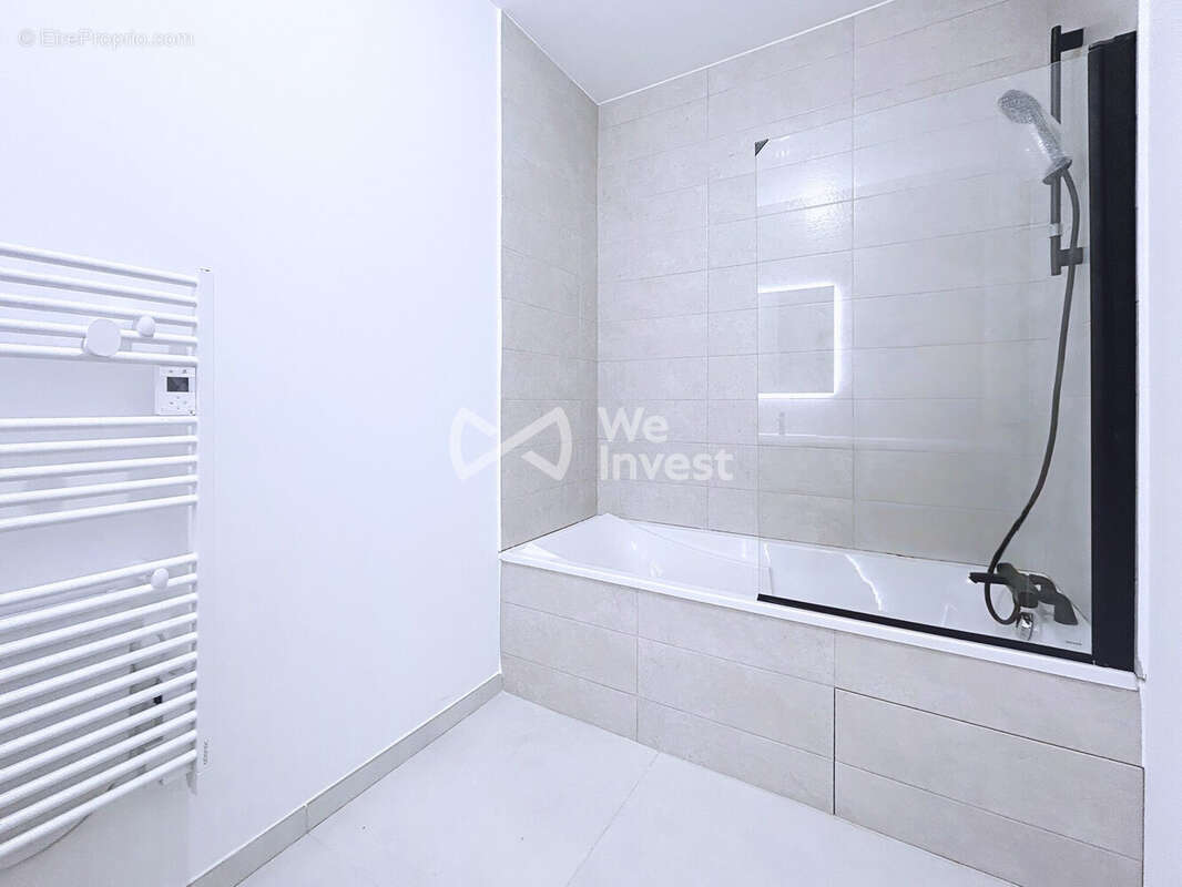 Appartement à SAINT-CLEMENT-DE-RIVIERE