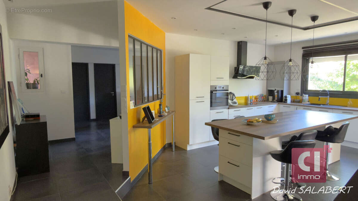 Maison à SAINTE-ANASTASIE-SUR-ISSOLE