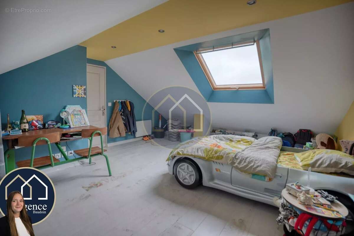 Maison à TREMBLAY-LES-VILLAGES