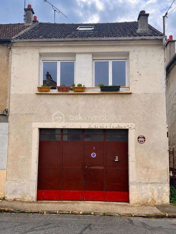  Maison de ville avec garage au cœur du centre historique de Roissy-en-Brie !  - photo 2