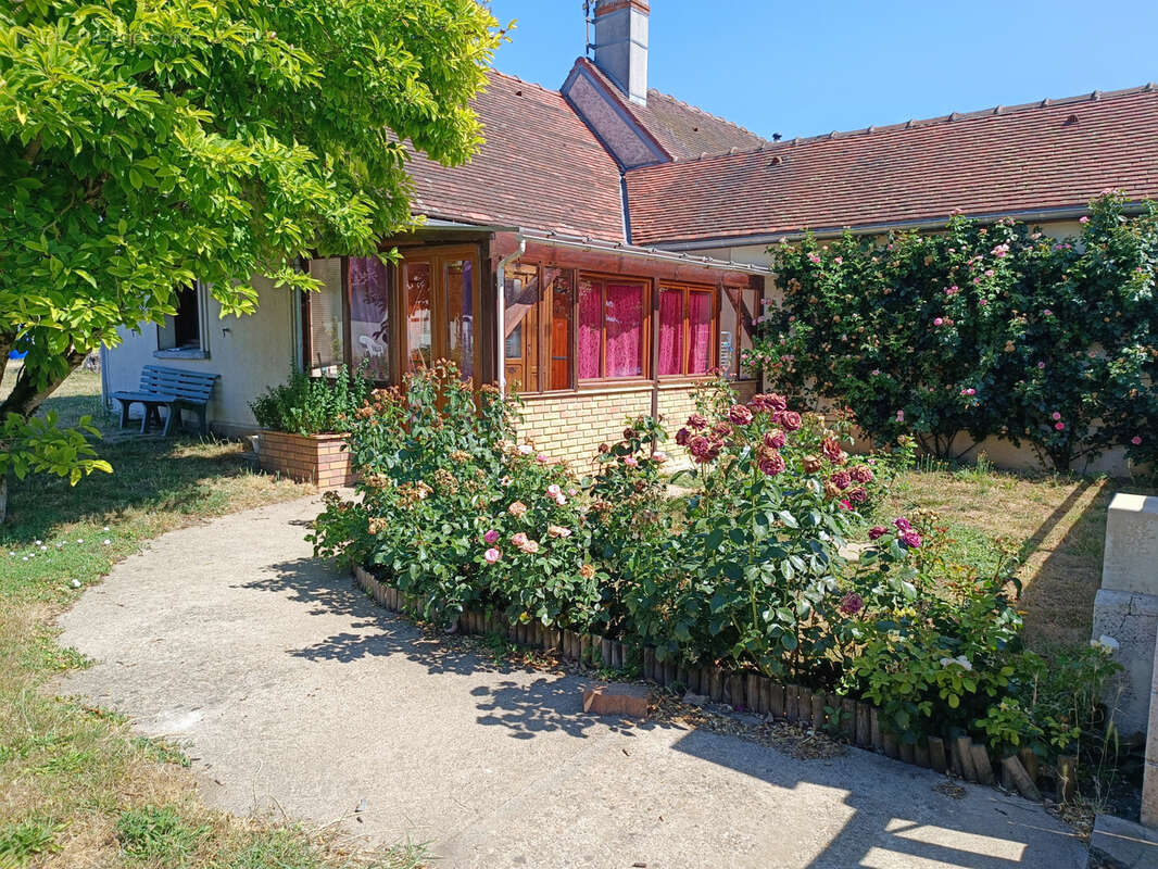 Maison à PRECY