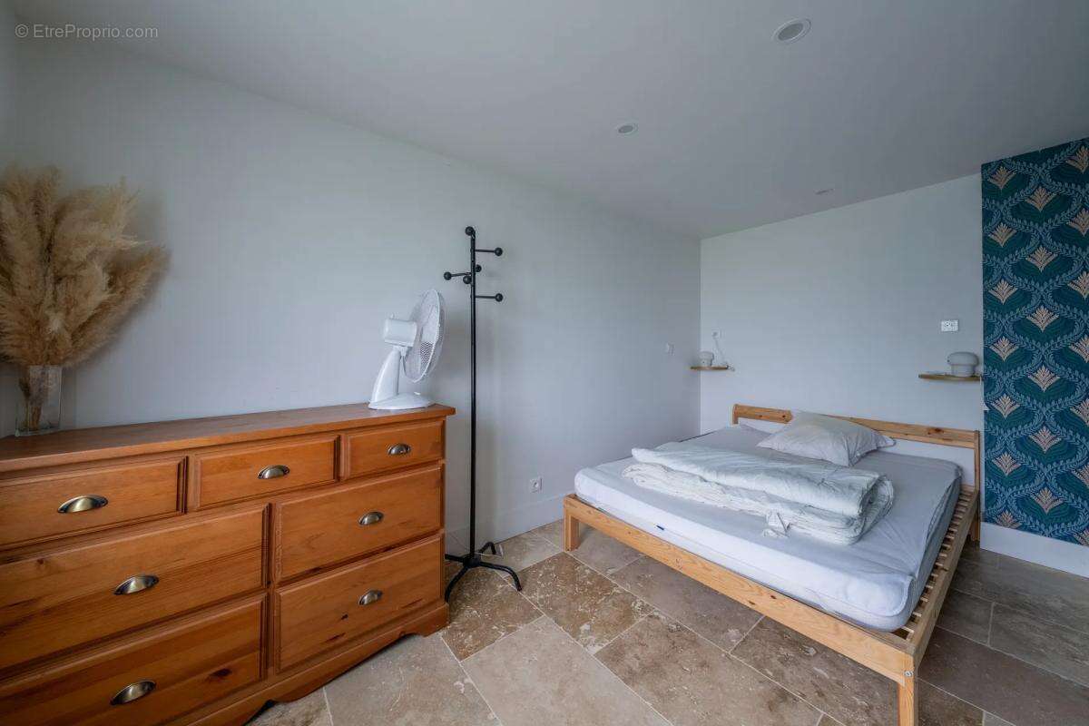 Maison à SAINT-CIERS-SUR-GIRONDE