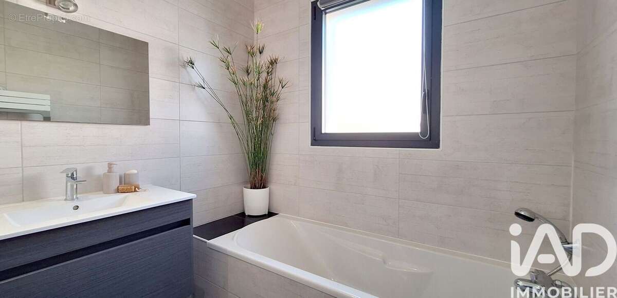 Photo 8 - Maison à POIROUX