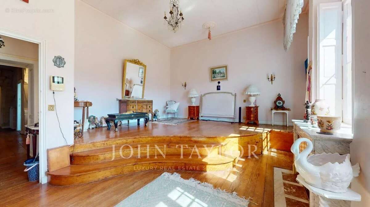 Chateau - 23 hectares - 30 minutes de Bordeaux - photo 12