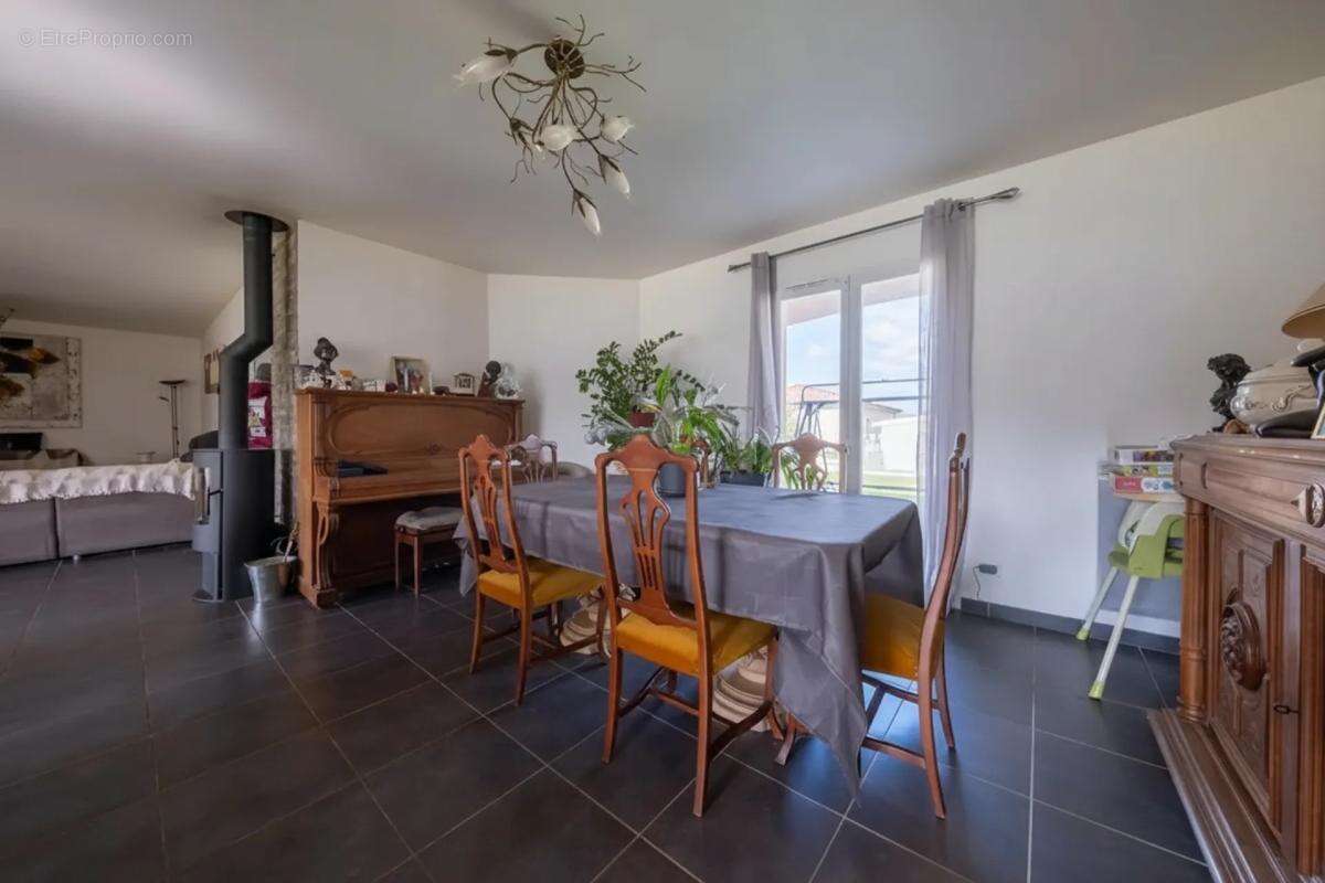 Maison à GRAZAC
