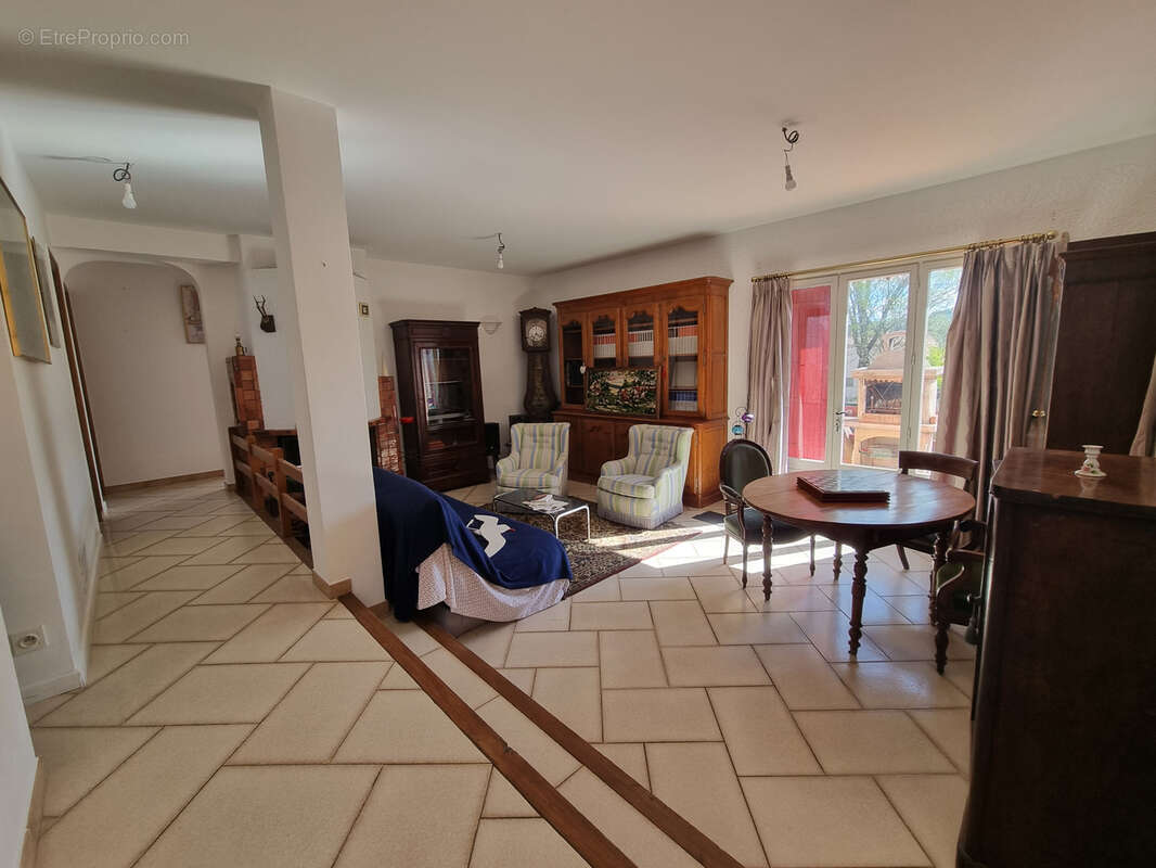 Maison à FOX-AMPHOUX