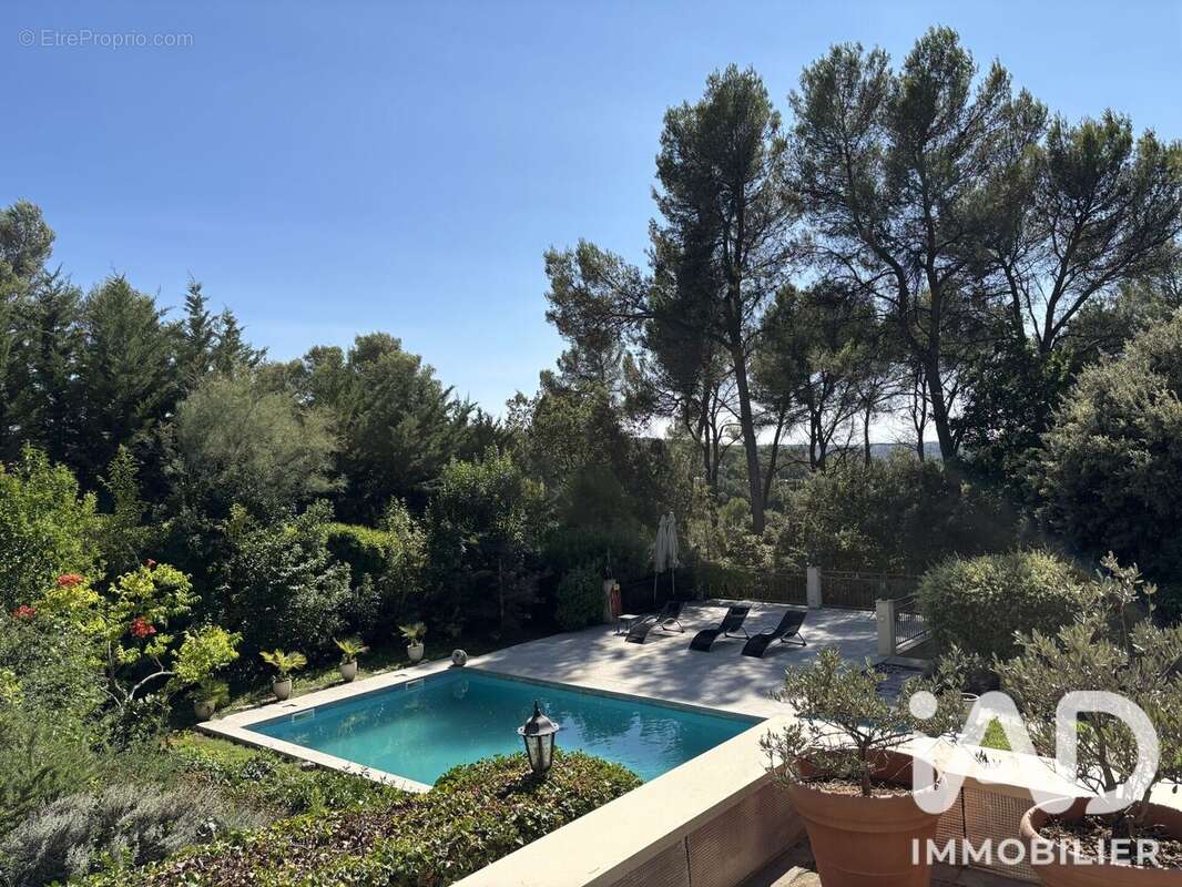 Maison 252 m² à Bouc-Bel-Air  - photo 4