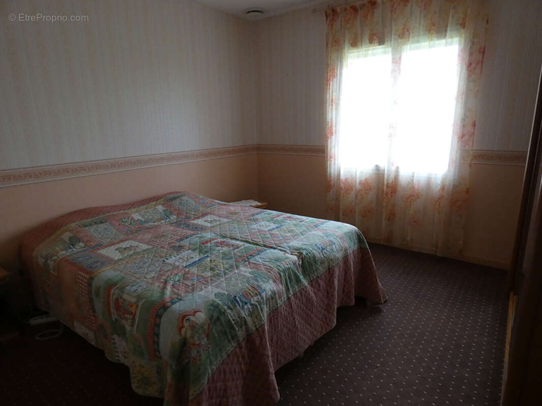 Maison à MOULINS-SUR-YEVRE