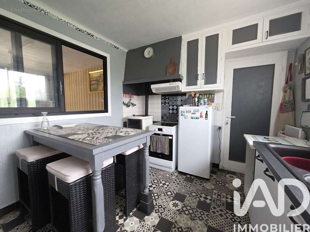 Maison 81 m² à Lavergne  - photo 4