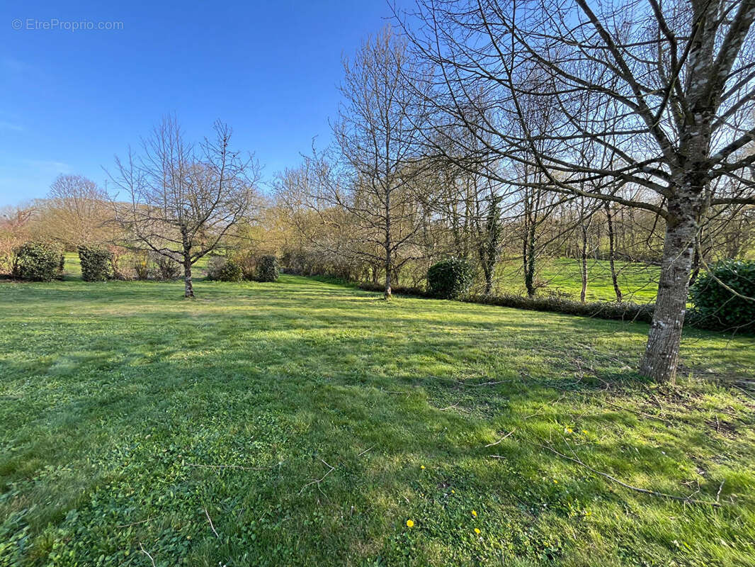 Maison à LA CHAUSSAIRE