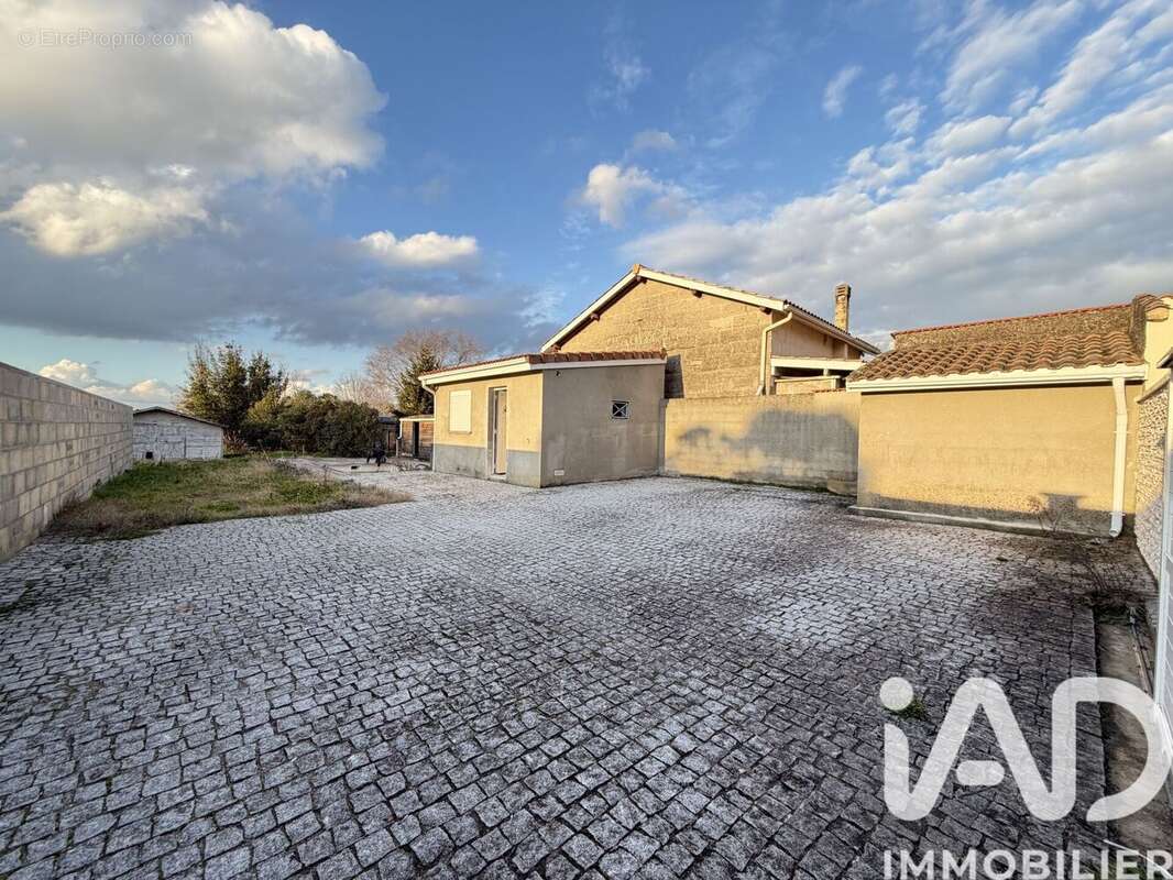 Photo 4 - Terrain à AMBARES-ET-LAGRAVE