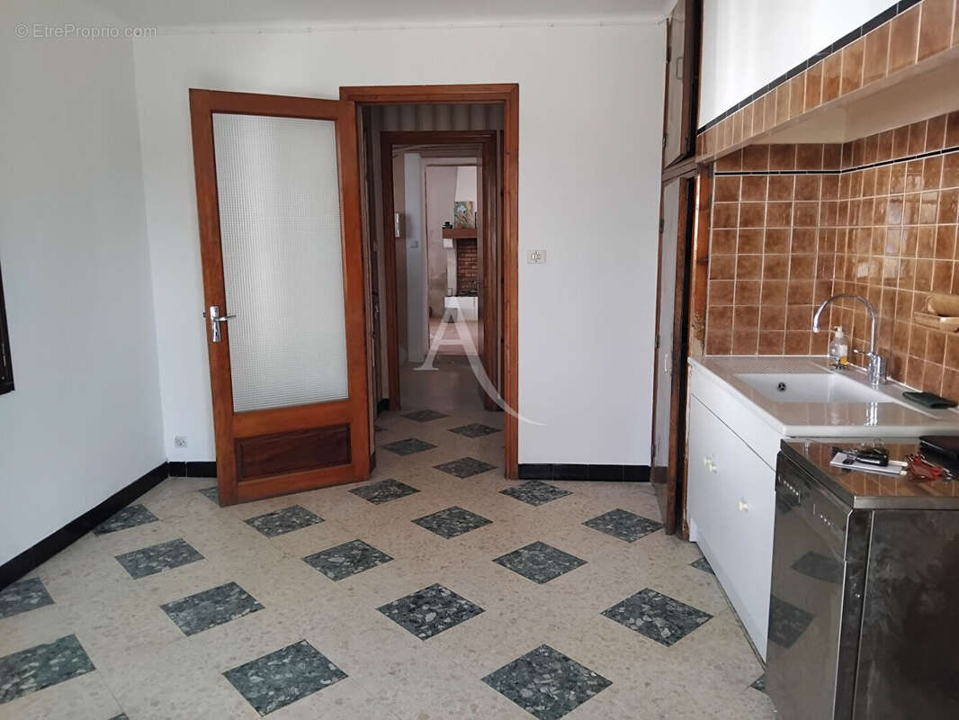 A vendre maison Servies En Val 5 pièce(s) 130 m² plus garage sur 825 m² de terrain - photo 4