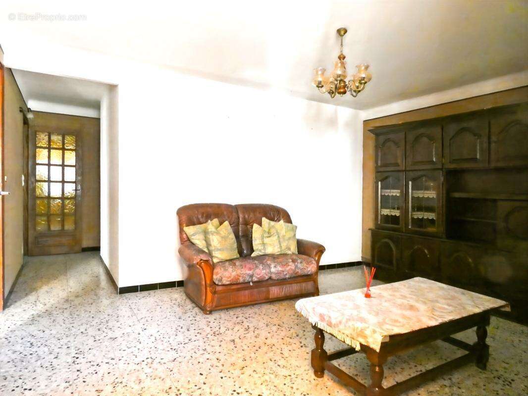 Maison à SAINT-QUENTIN-LA-POTERIE