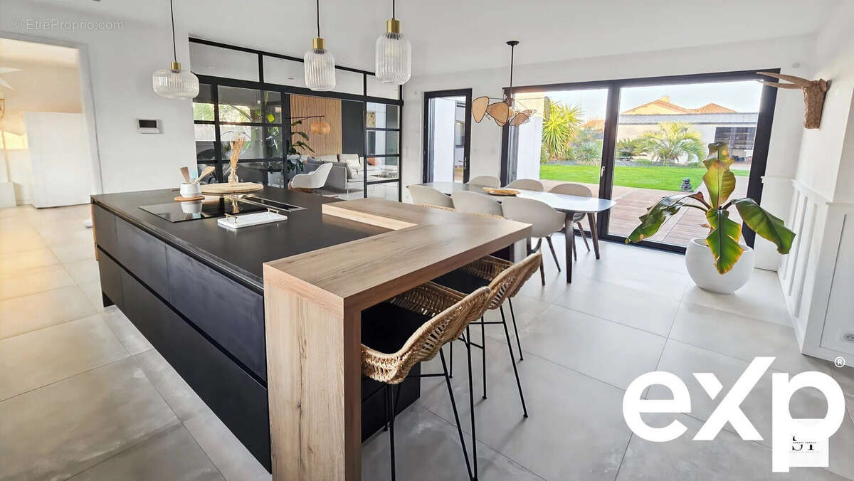 Maison à SAINT-SEBASTIEN-SUR-LOIRE