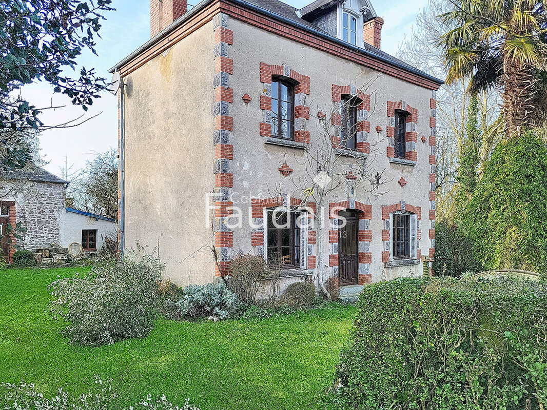Maison à MONTMARTIN-SUR-MER