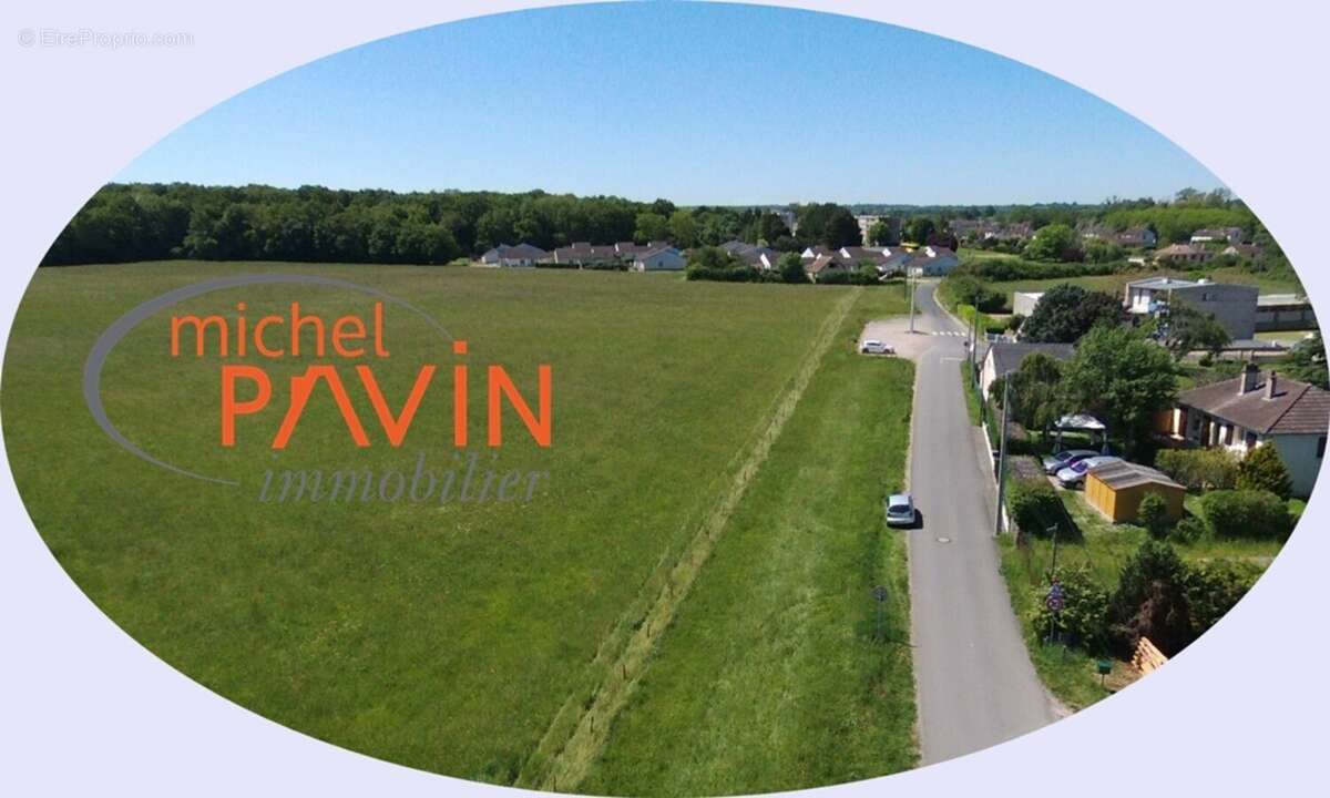 Terrain à LA GUERCHE-SUR-L&#039;AUBOIS