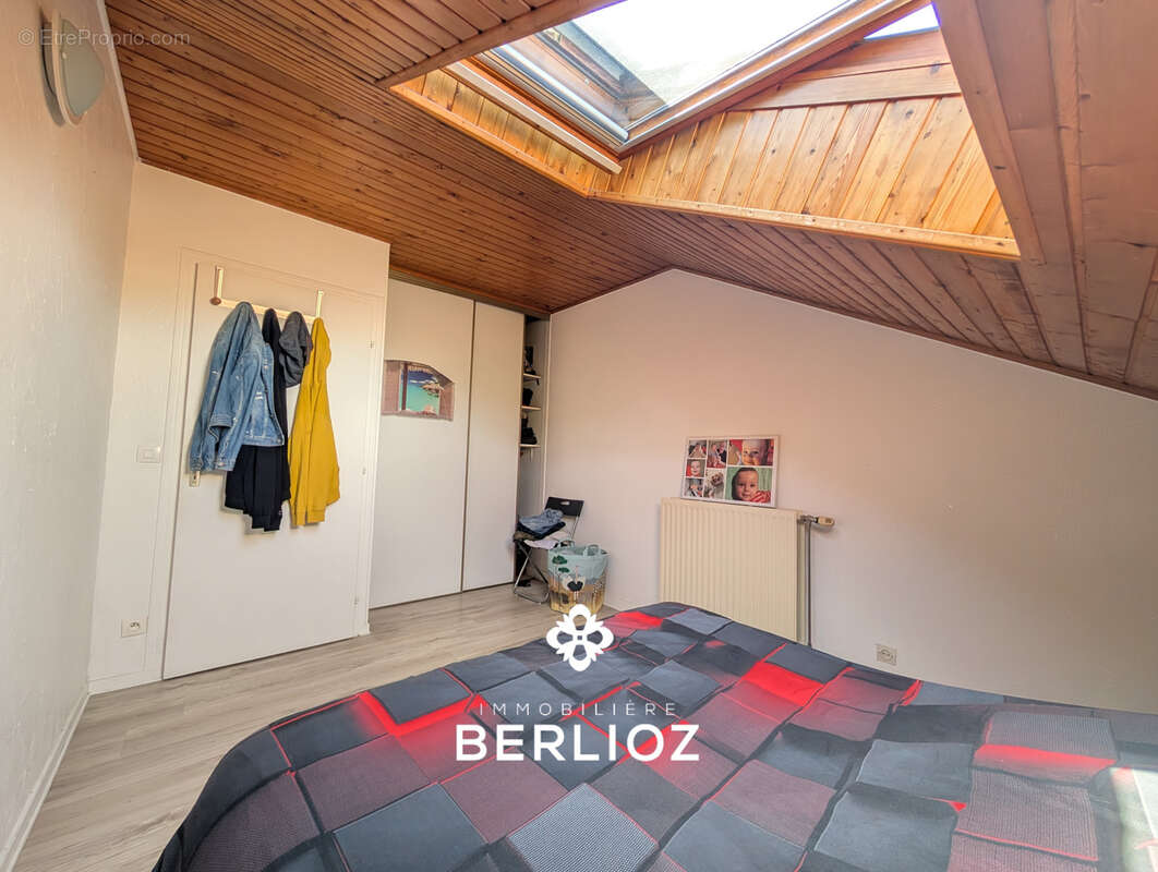 Grand appartement à acheter 215000 € à Revel - photo 7