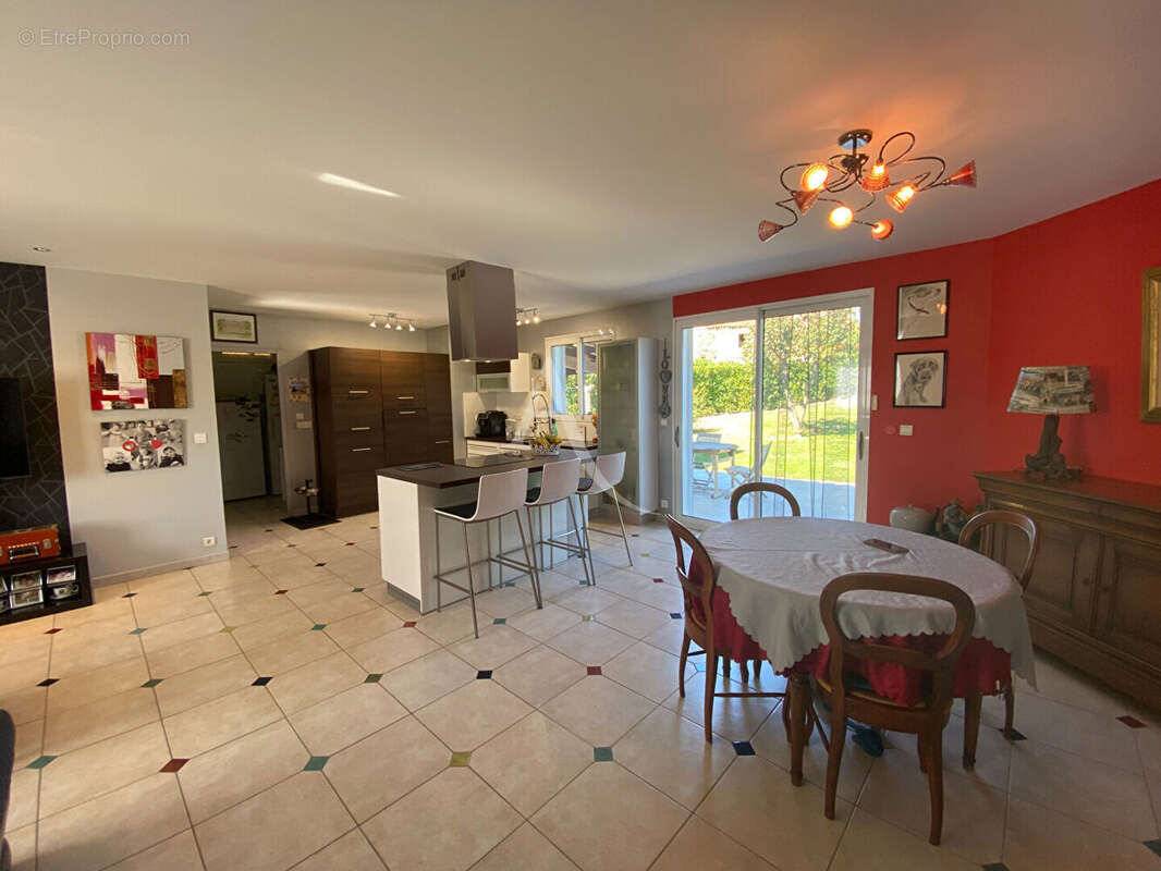 Maison à LAGUEPIE