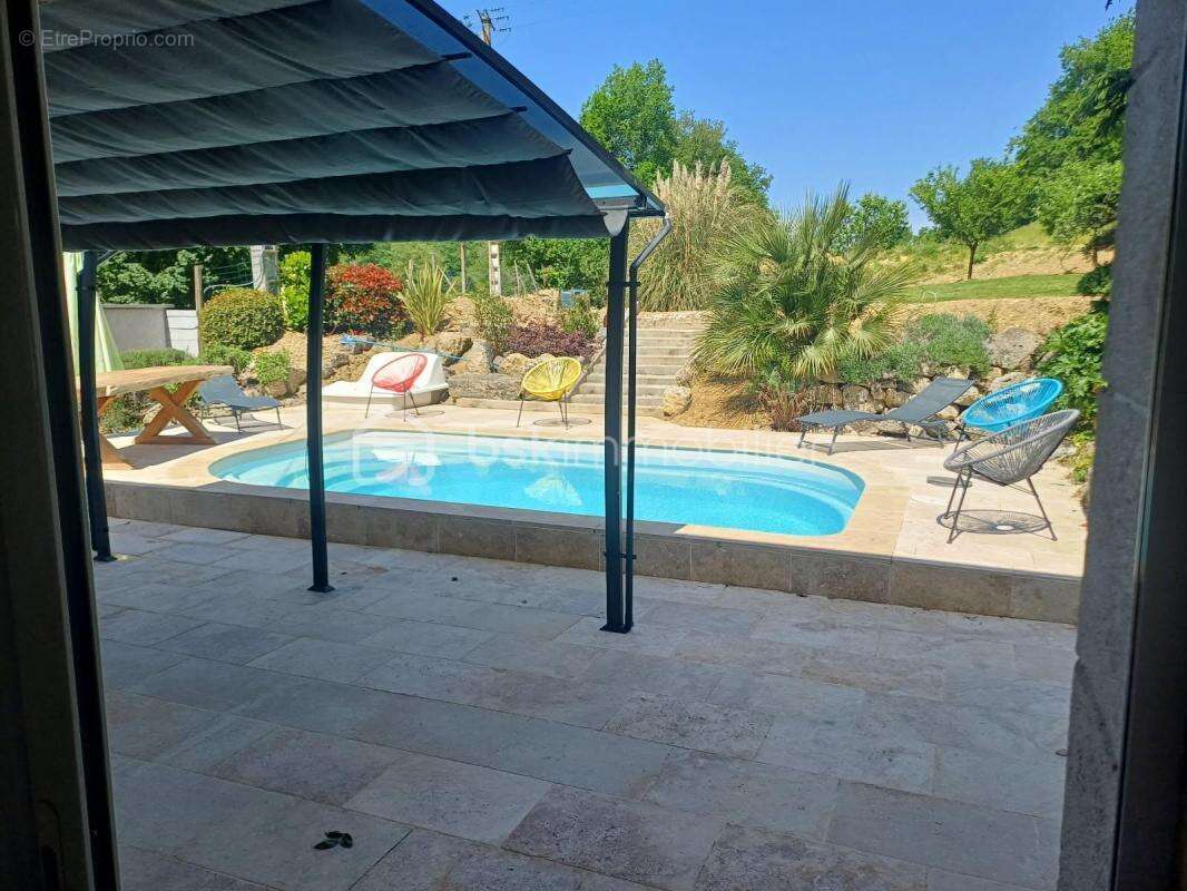 Maison à SAINTE-COLOMBE-EN-BRUILHOIS