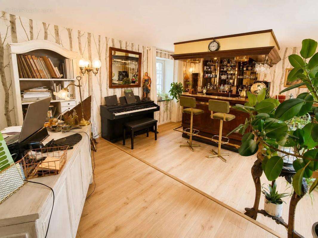 Propriété d'exception aux multiples possibilités - 384 m² - photo 3