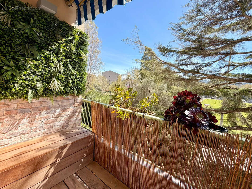 Appartement à SIX-FOURS-LES-PLAGES