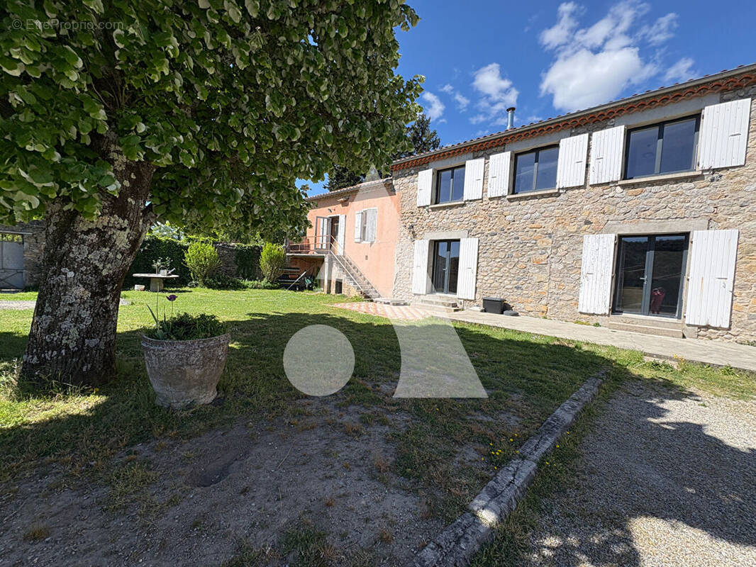 Maison à SAINT-PRIVAT