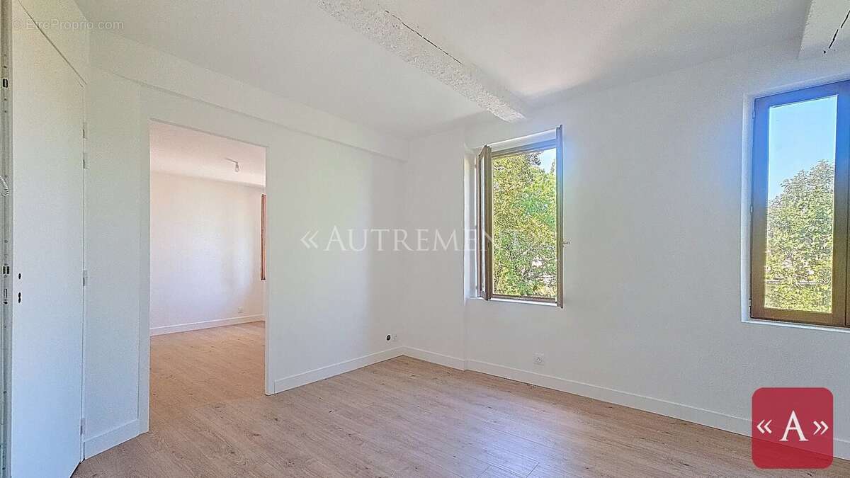 Appartement à SAINT-SULPICE
