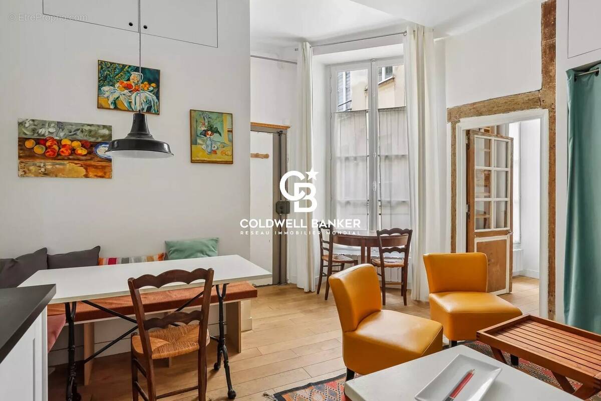 Appartement à PARIS-7E