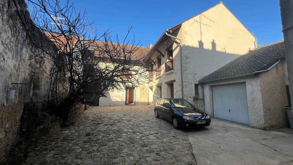 Appartement à VAUX-SUR-SEINE
