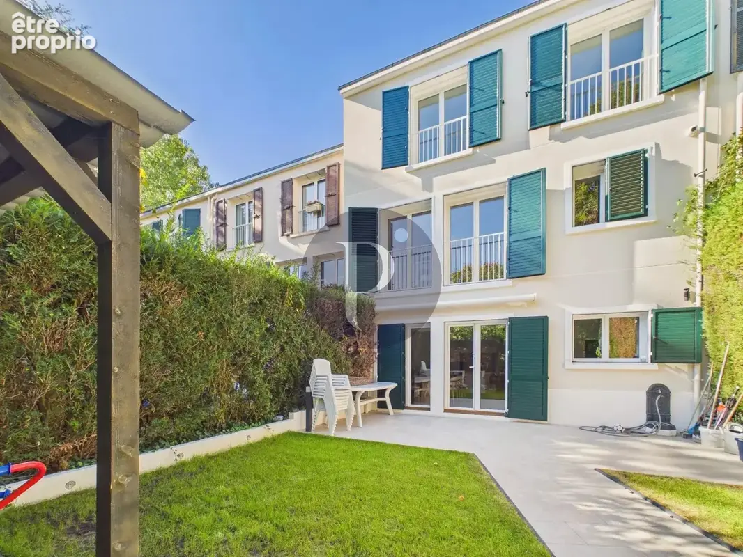 Photo Maison à Bievres au prix de 598 000€