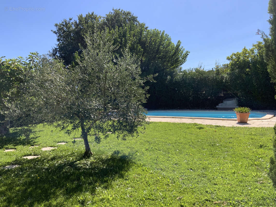 Villa avec piscine à 4 km d' Uzès. - photo 10