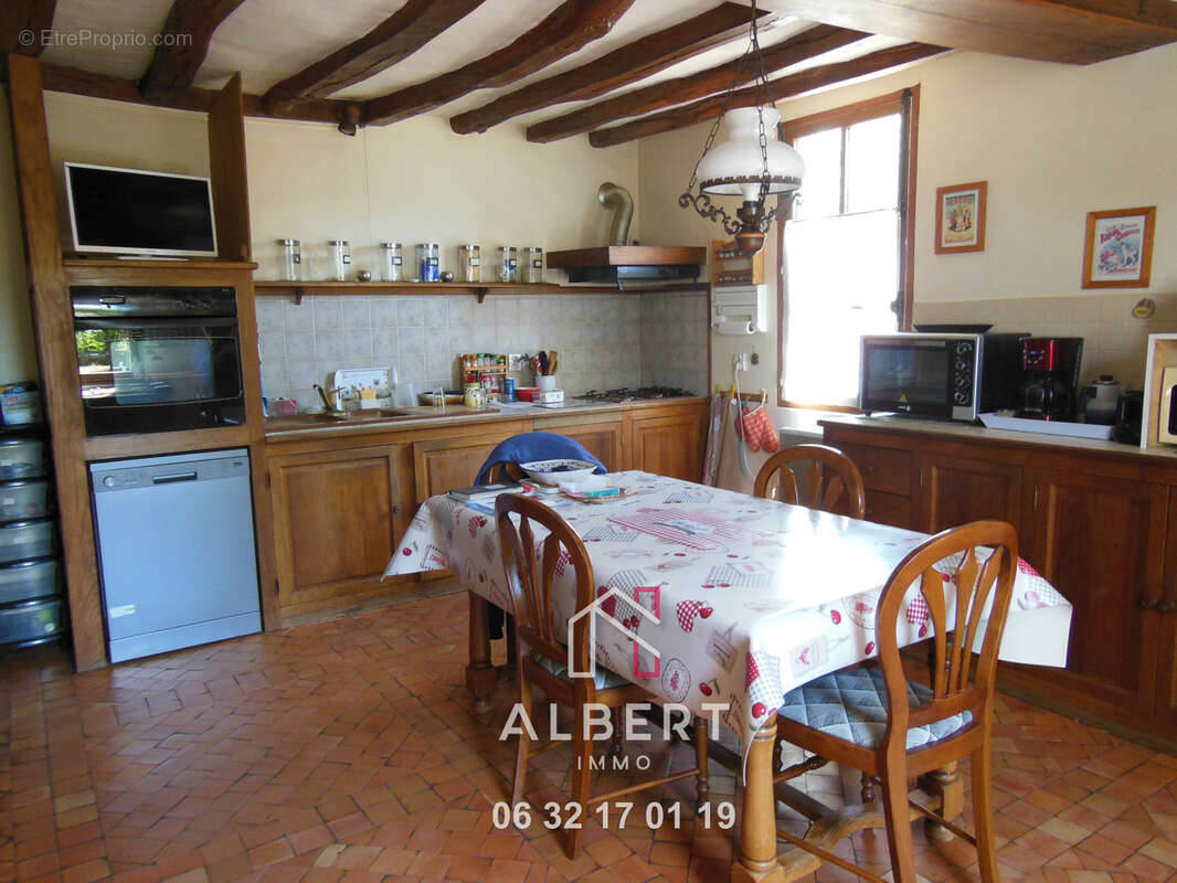 Maison ancienne avec dependances - photo 4