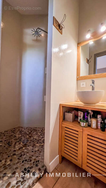 À vendre - maison charentaise du xviiie avec piscine, dépendances et terrain de 2 400 m2 - saint-soulle - photo 21