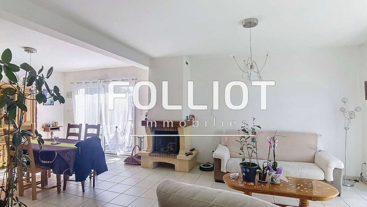 Maison à SAINT-MARTIN-DE-FONTENAY