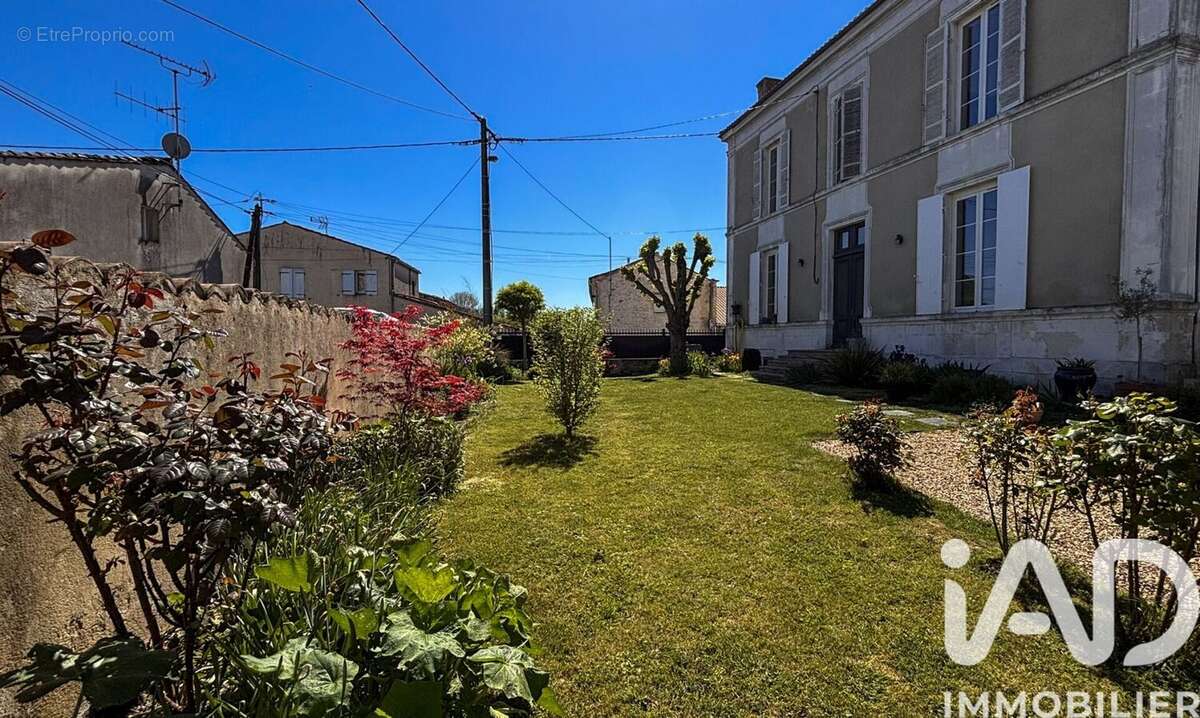 Photo 3 - Maison à BURIE