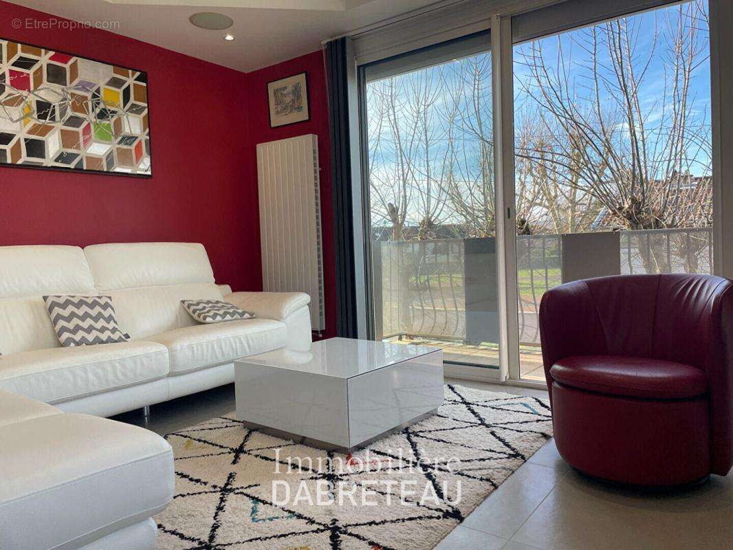 Riorges Maison de 154 m2 en parfait état - photo 2