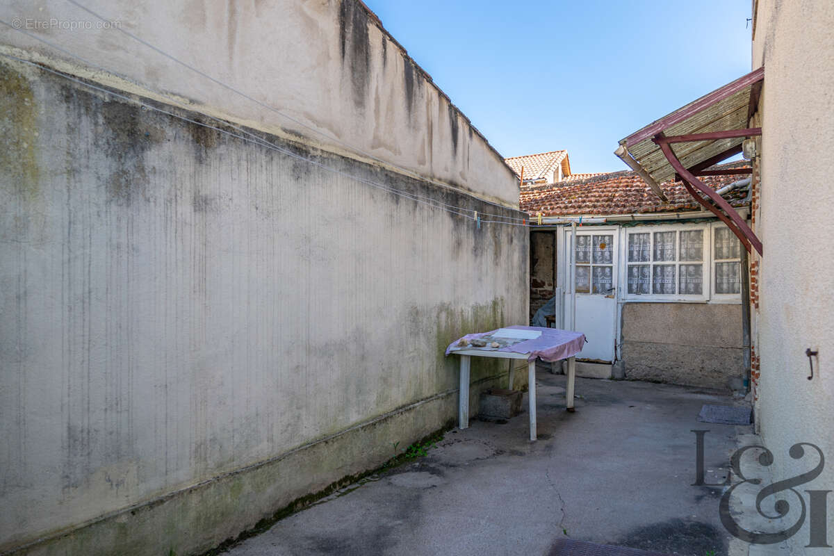 Maison à SAINTE-LIVRADE-SUR-LOT