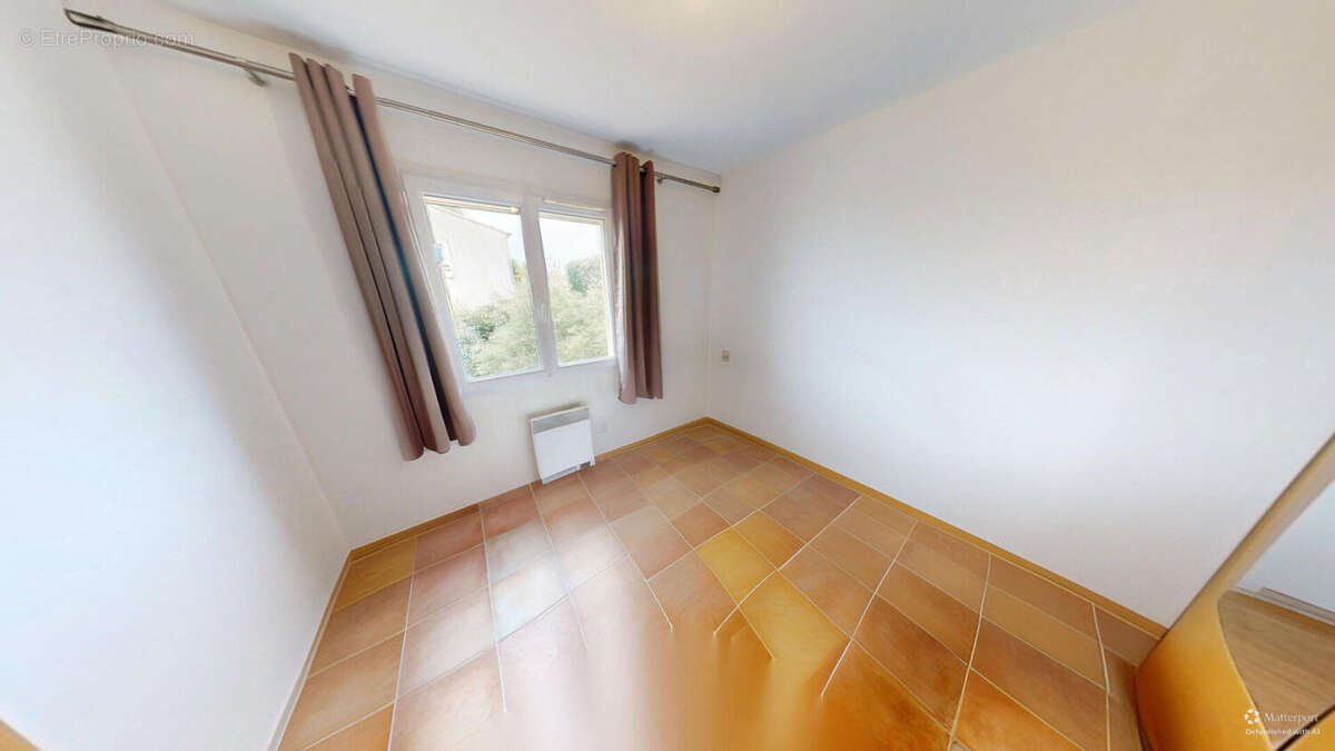 Maison La Fare Les Oliviers 4 pièce(s) 80 m2 / - photo 10