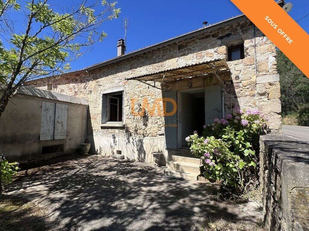 Maison en pierre à rénover avec caves à Mercuer - photo 2