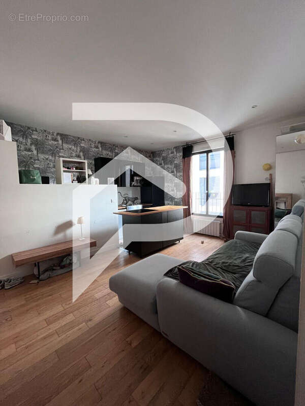 Appartement à COURBEVOIE