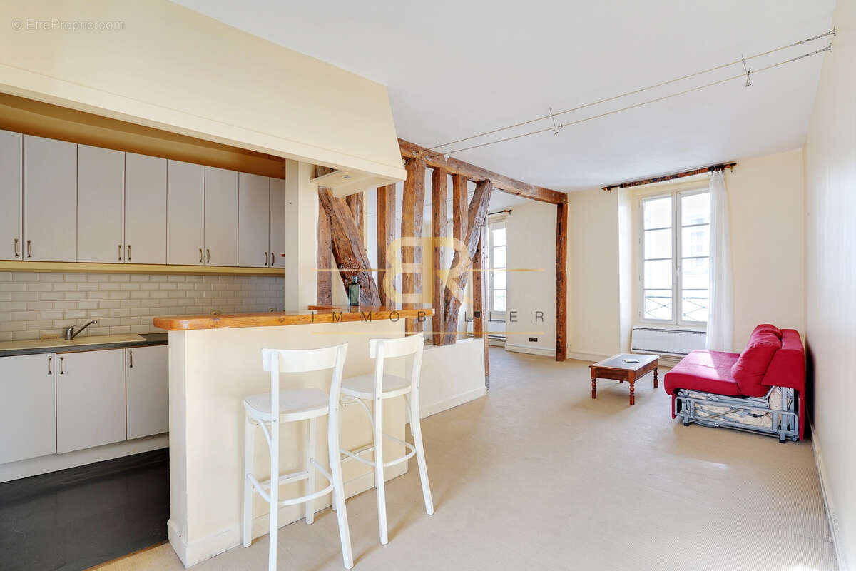 Appartement à PARIS-4E