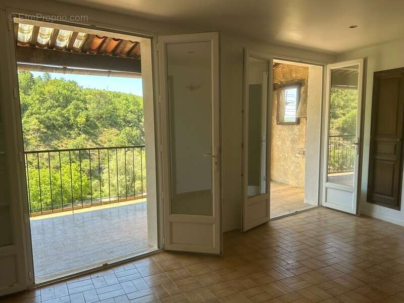 Proche Gréoux les Bains : Appartement de caractère 3 chambres avec terrasse et garage - photo 14