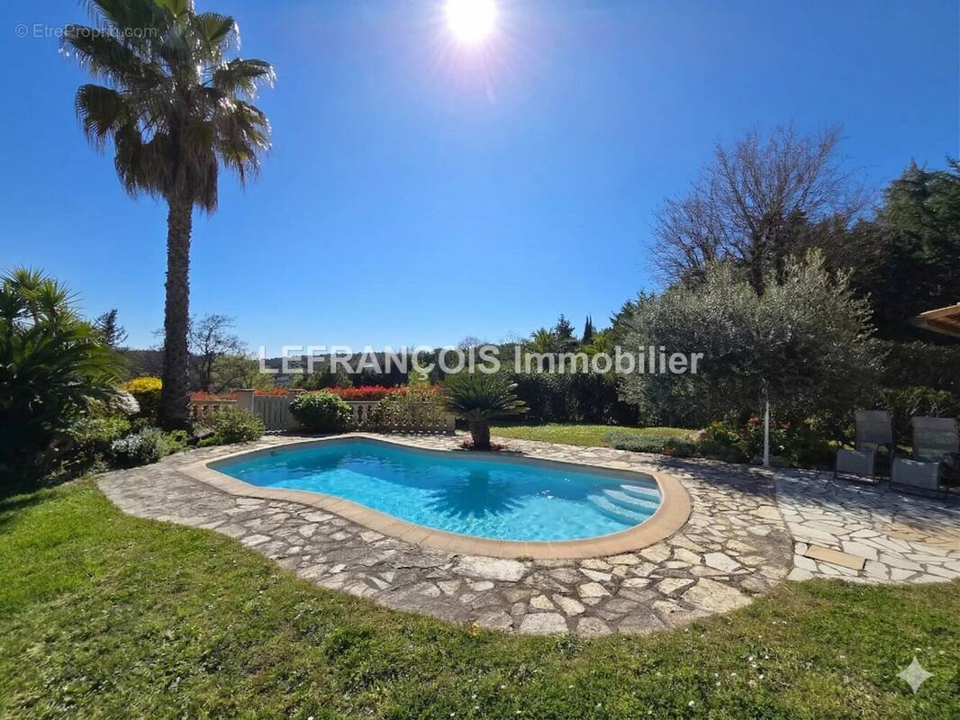 Maison à PEYMEINADE