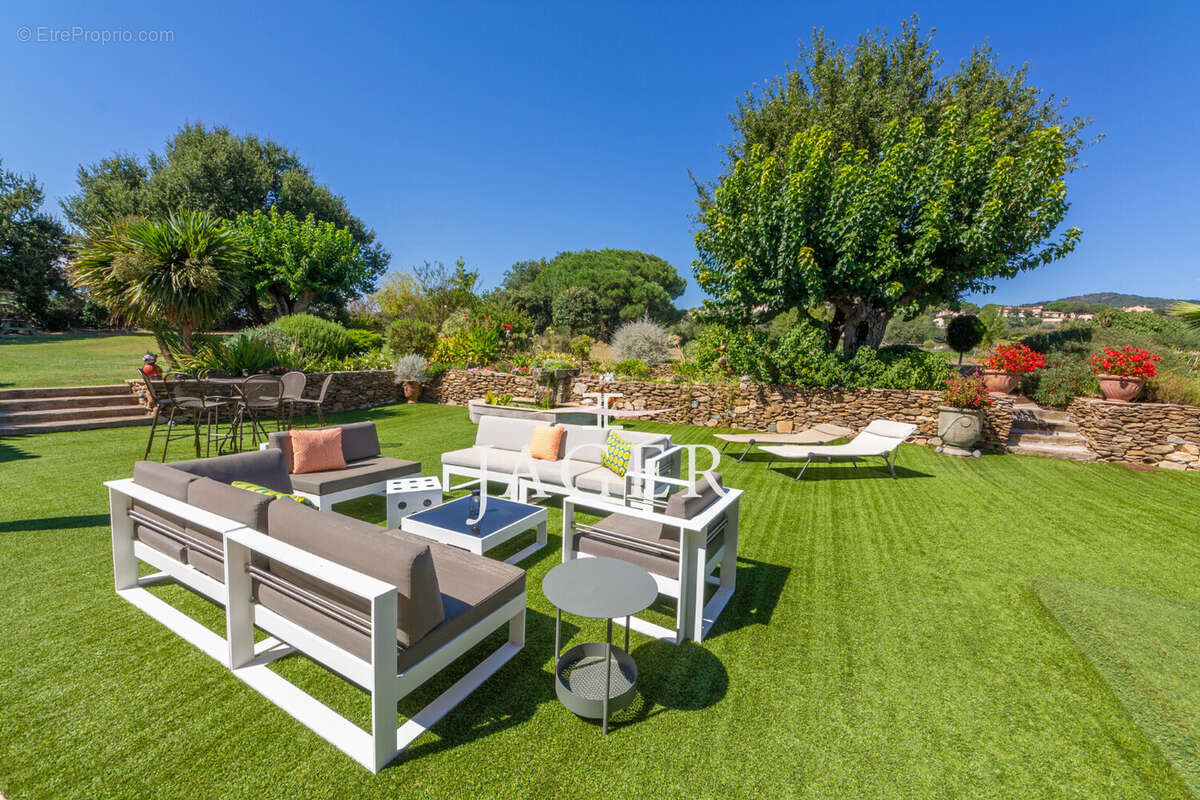 Maison 400 m² à Grimaud  - photo 5
