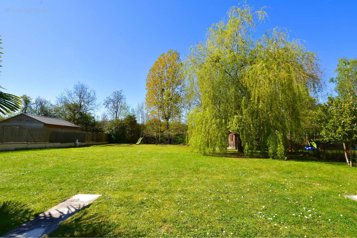 Maison à LES ESSARTS-LE-ROI