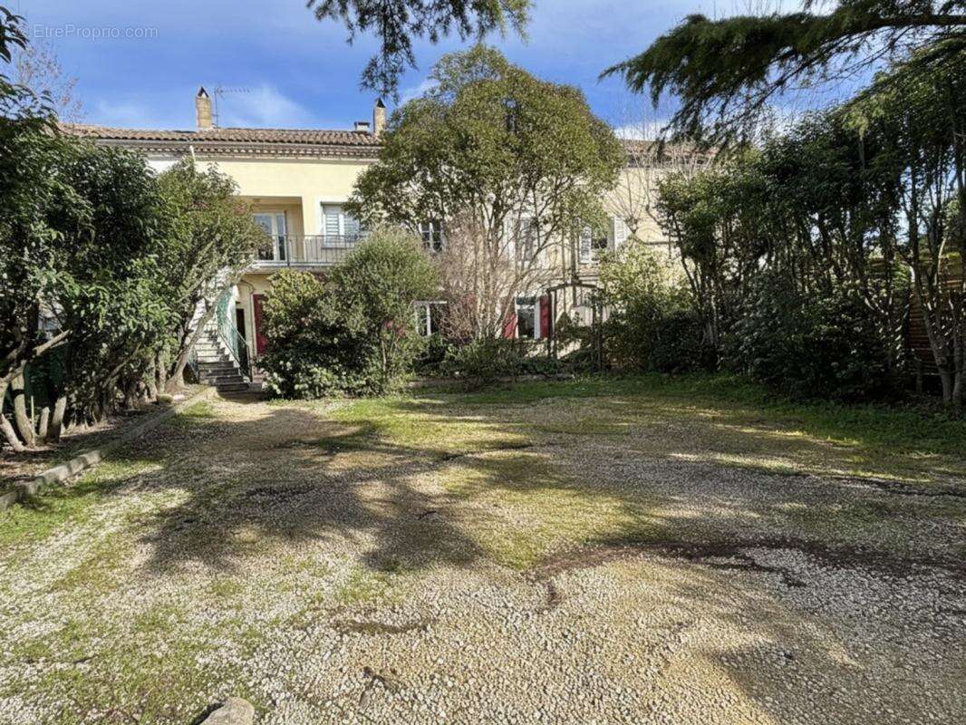 Maison 255 m² à Suze-La-Rousse  - photo 4