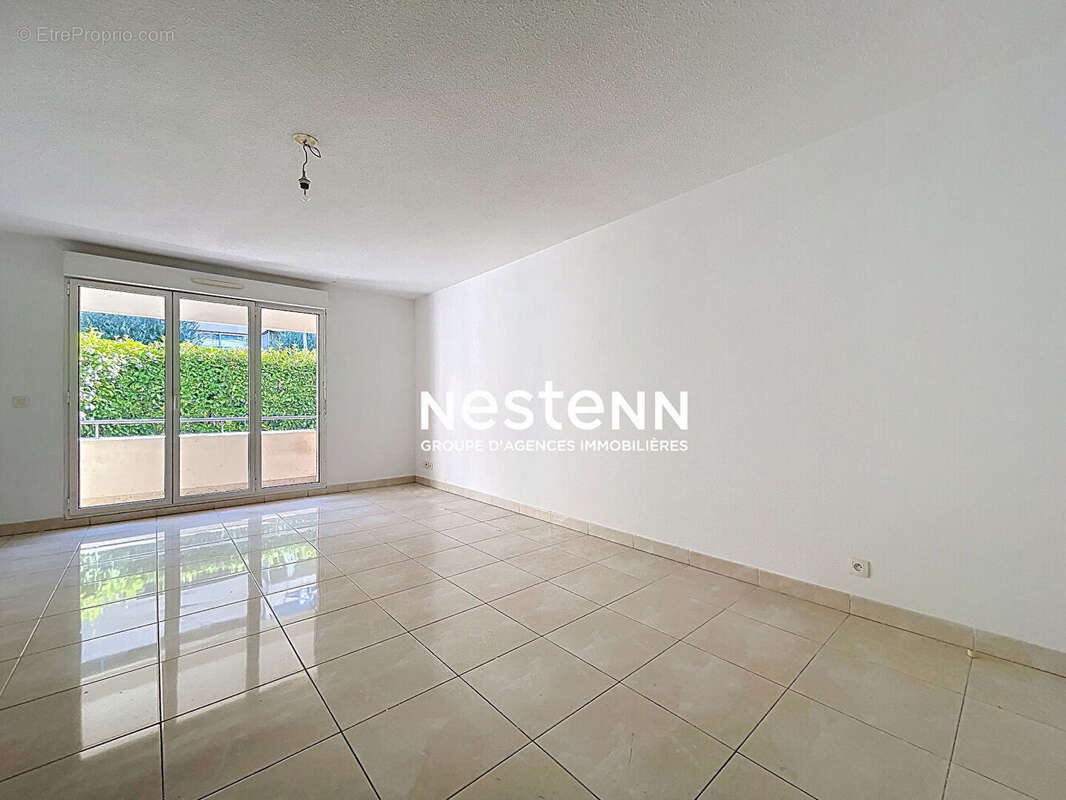 Vallauris T2 rez-de-chaussée- 50 m² - Place de Parking - Cave - photo 2