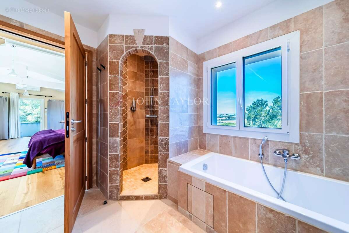 Maison à CHATEAUNEUF-DU-PAPE