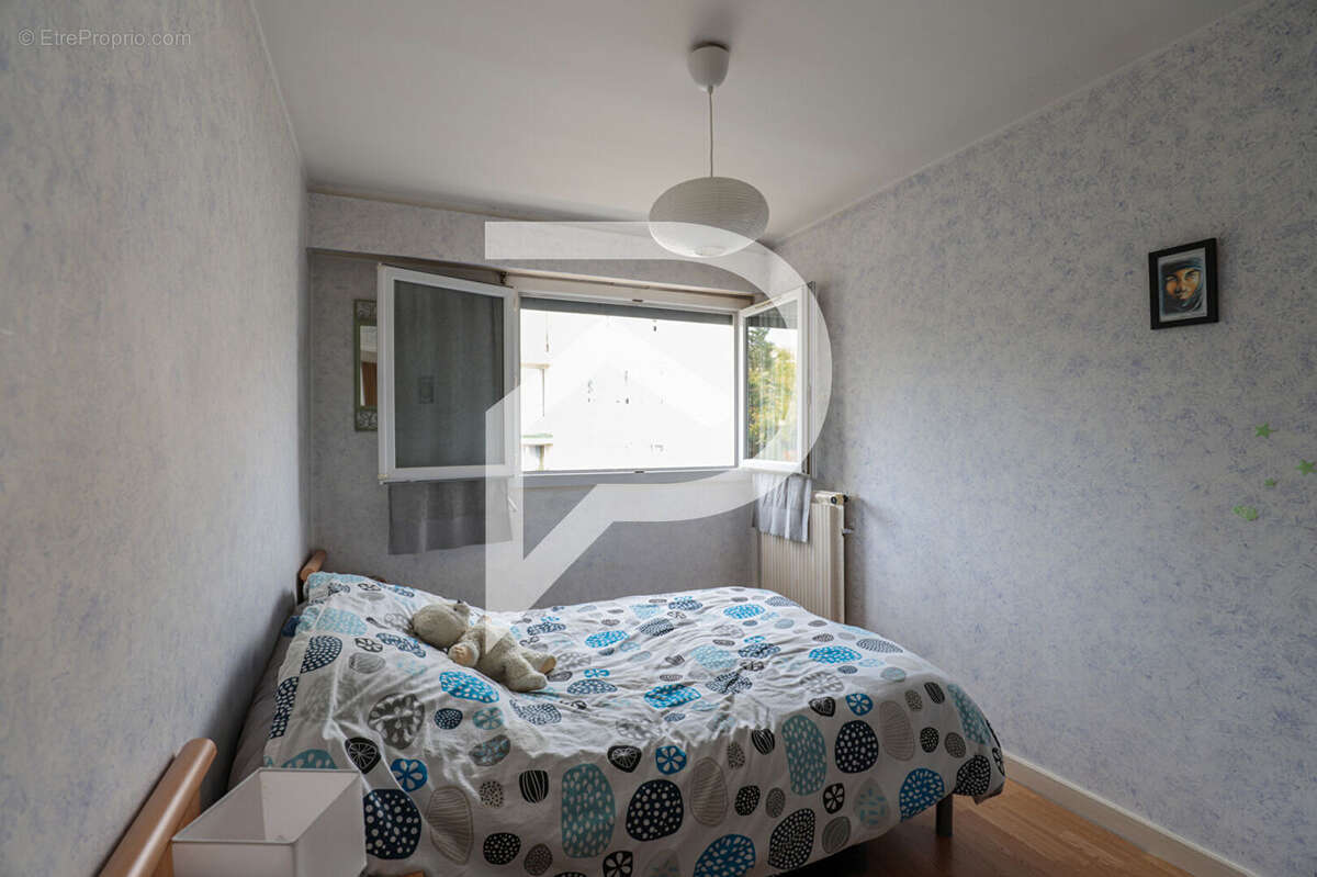 Appartement à LE PLESSIS-ROBINSON