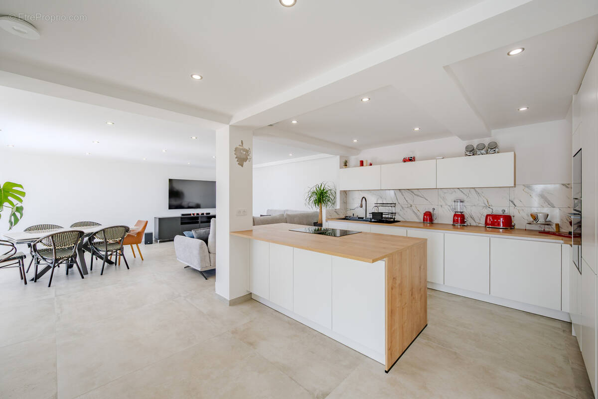 Maison à LA VALETTE-DU-VAR